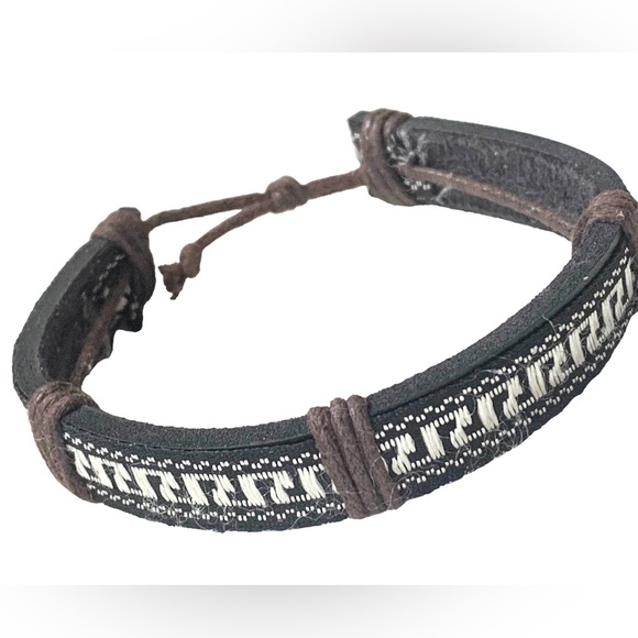 Tribal Mens Beach Surfer Earthy Brown Leather Bracelet Silver & Black Design - Picture 6 of 6